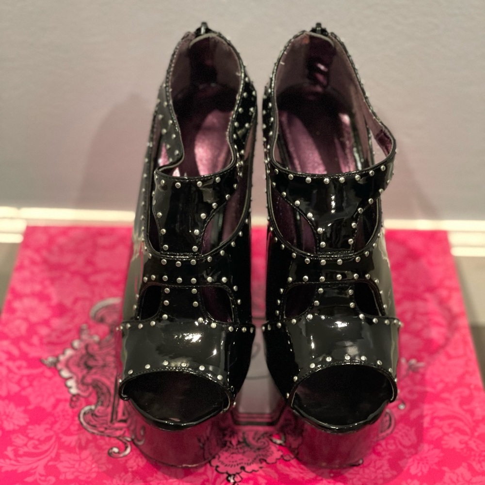 Ellie 6 inch pointed platform heel with silver studs.